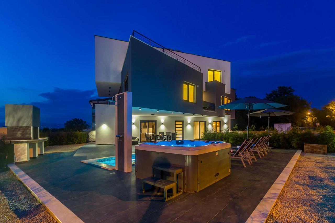 Luxury Apartment Noa Njivice Exterior photo